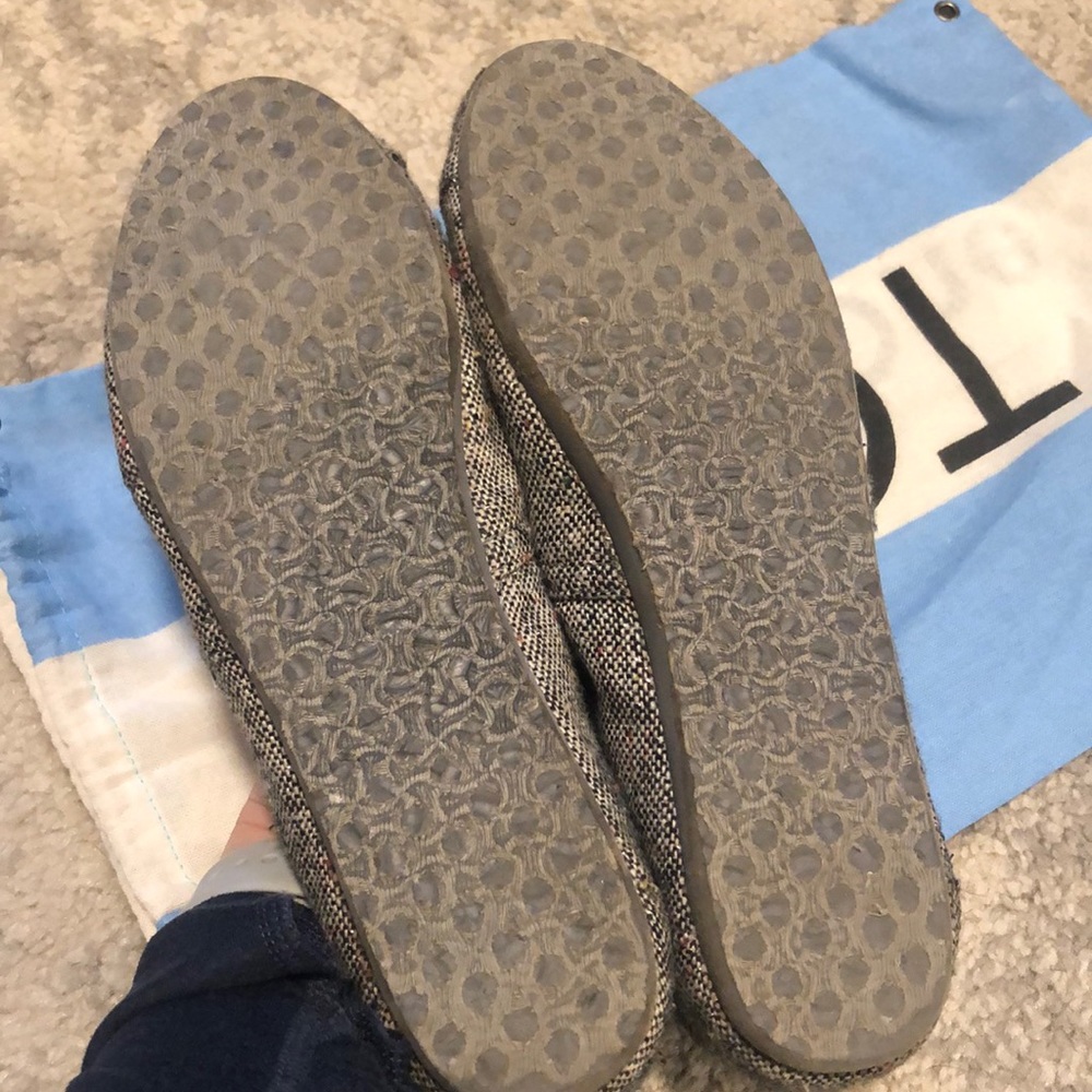 Toms - Picture 2 of 4